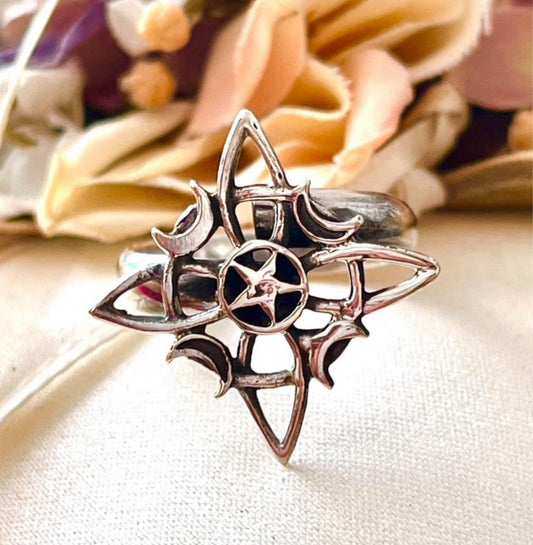 Anillo de Plata modelo Nudo de Bruja