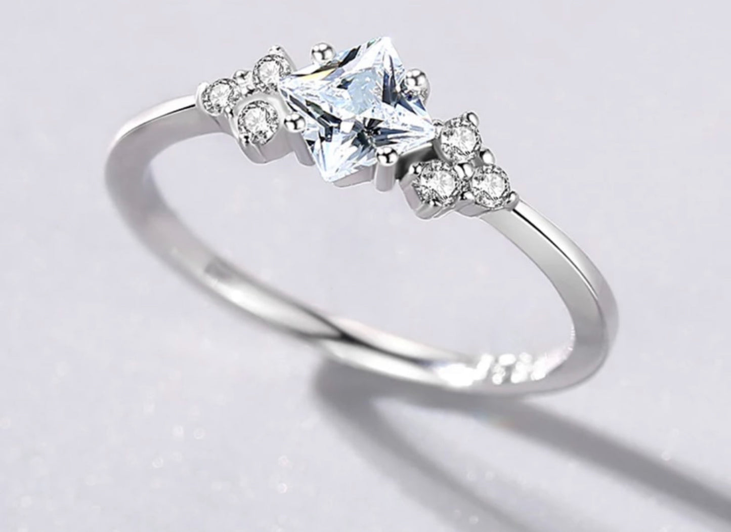 Anillo de Plata 925 con Zirconias