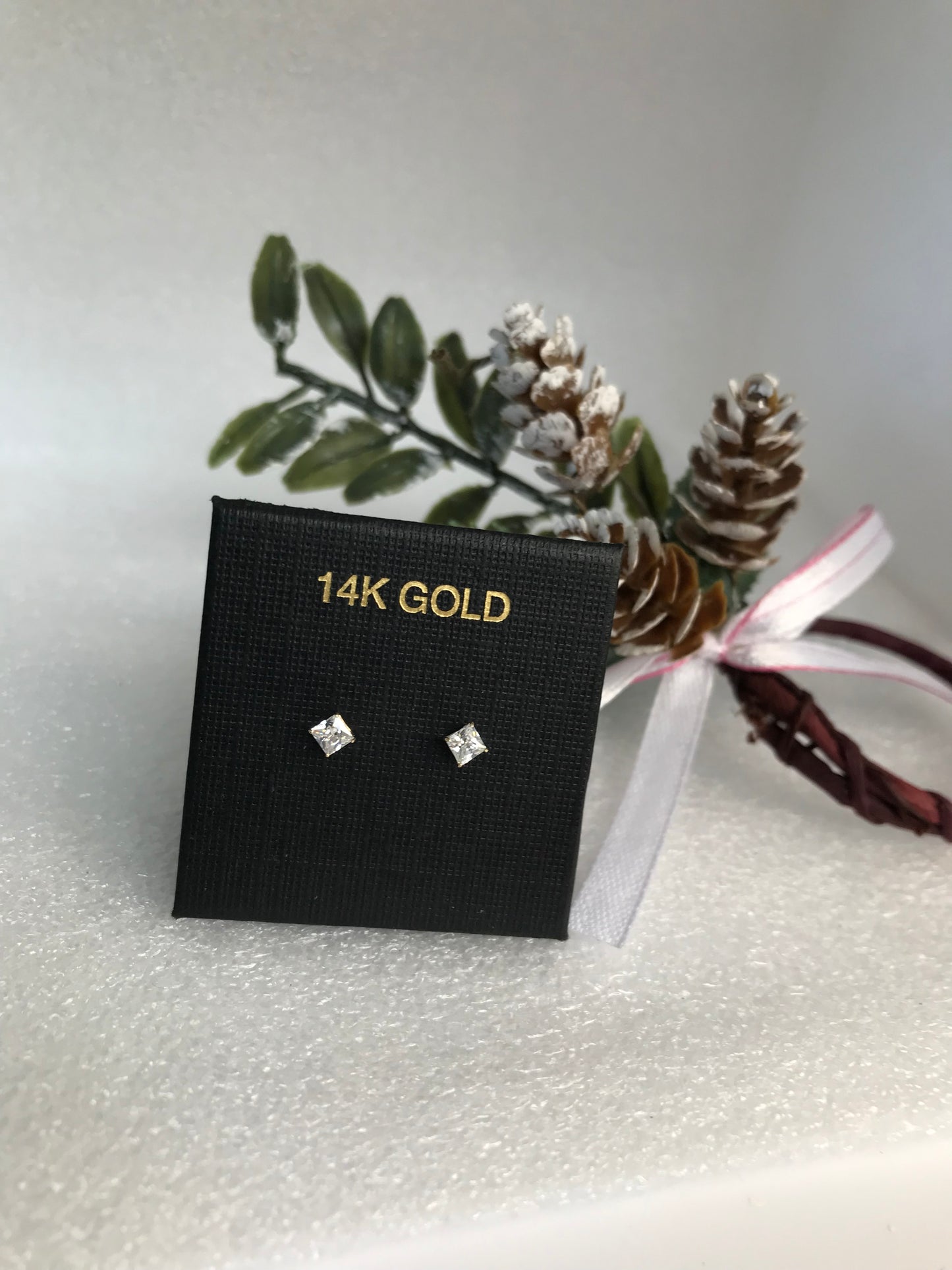 Broqueles de Oro 14k con Zirconias Corte Princesa