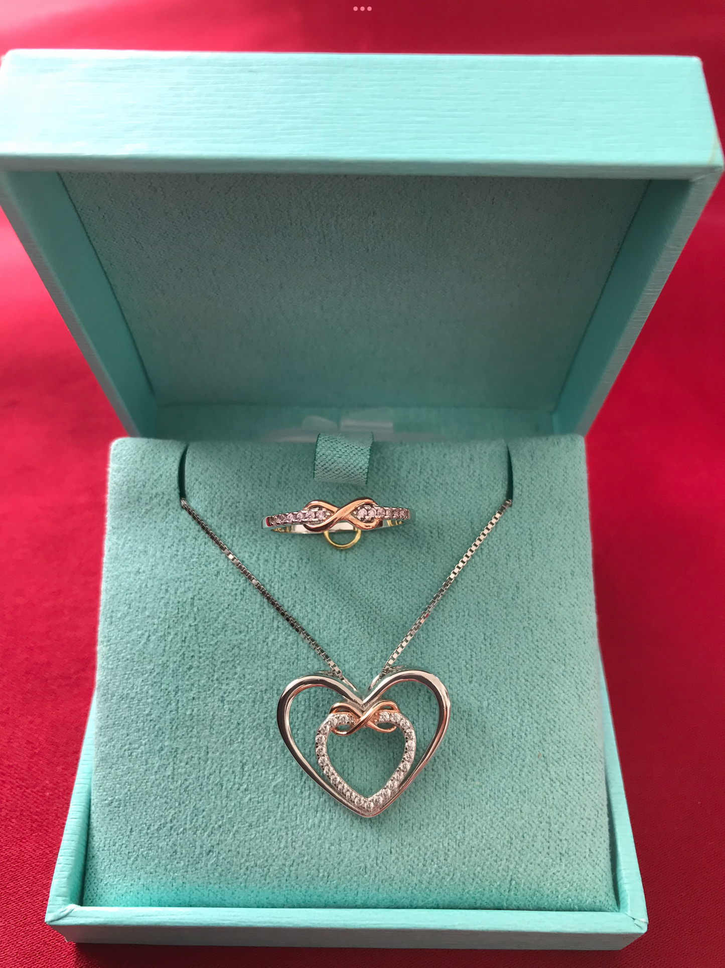 Dije y Cadena de Plata 925, con baño de Oro Rosa y Zirconias, modelo Corazón Infinito