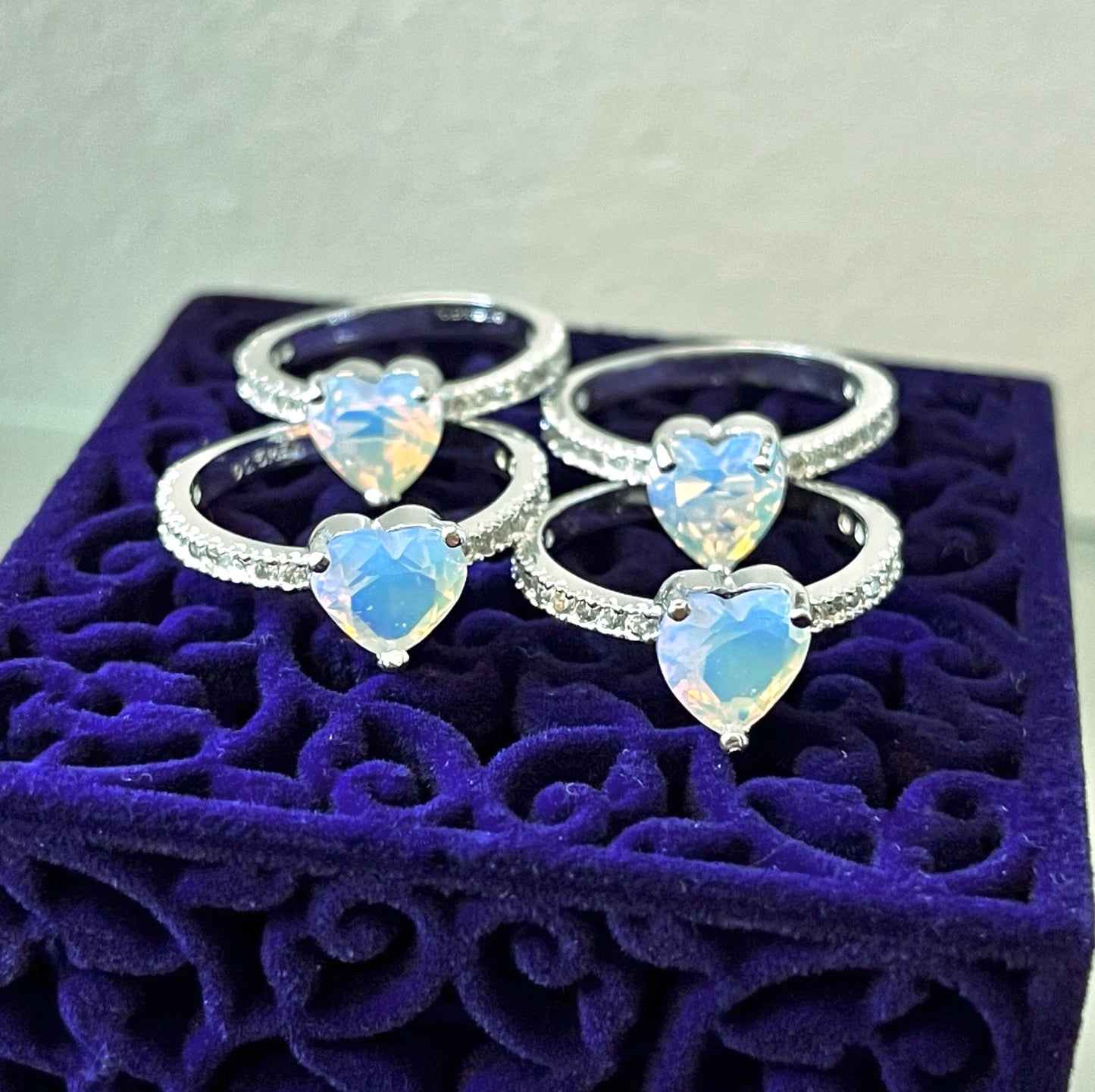 Anillo de Plata 925 con Piedra Luna modelo Corazón