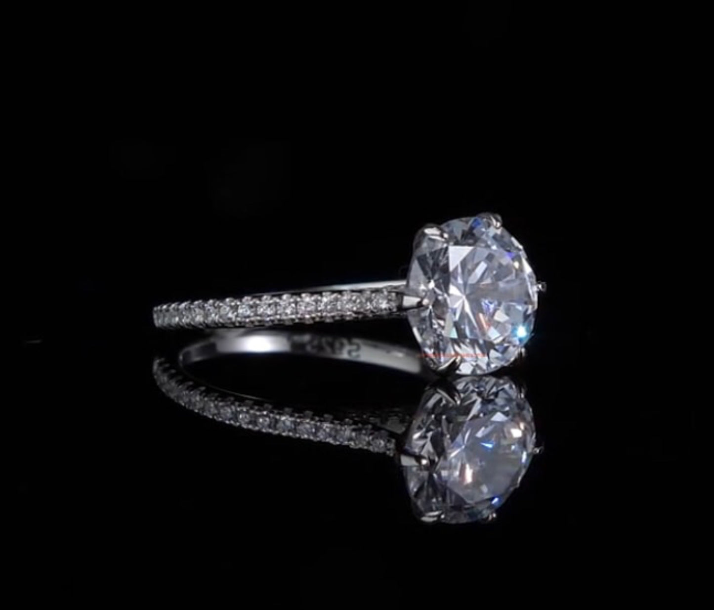 Anillo de Plata 925 con Zirconias