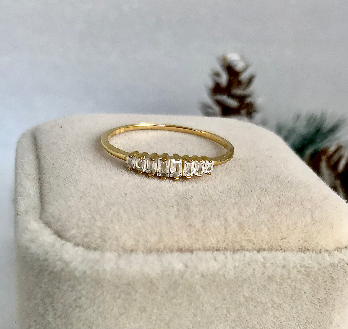 Anillo de Plata 925 bañada con Oro 14k, y ZirconiasLa