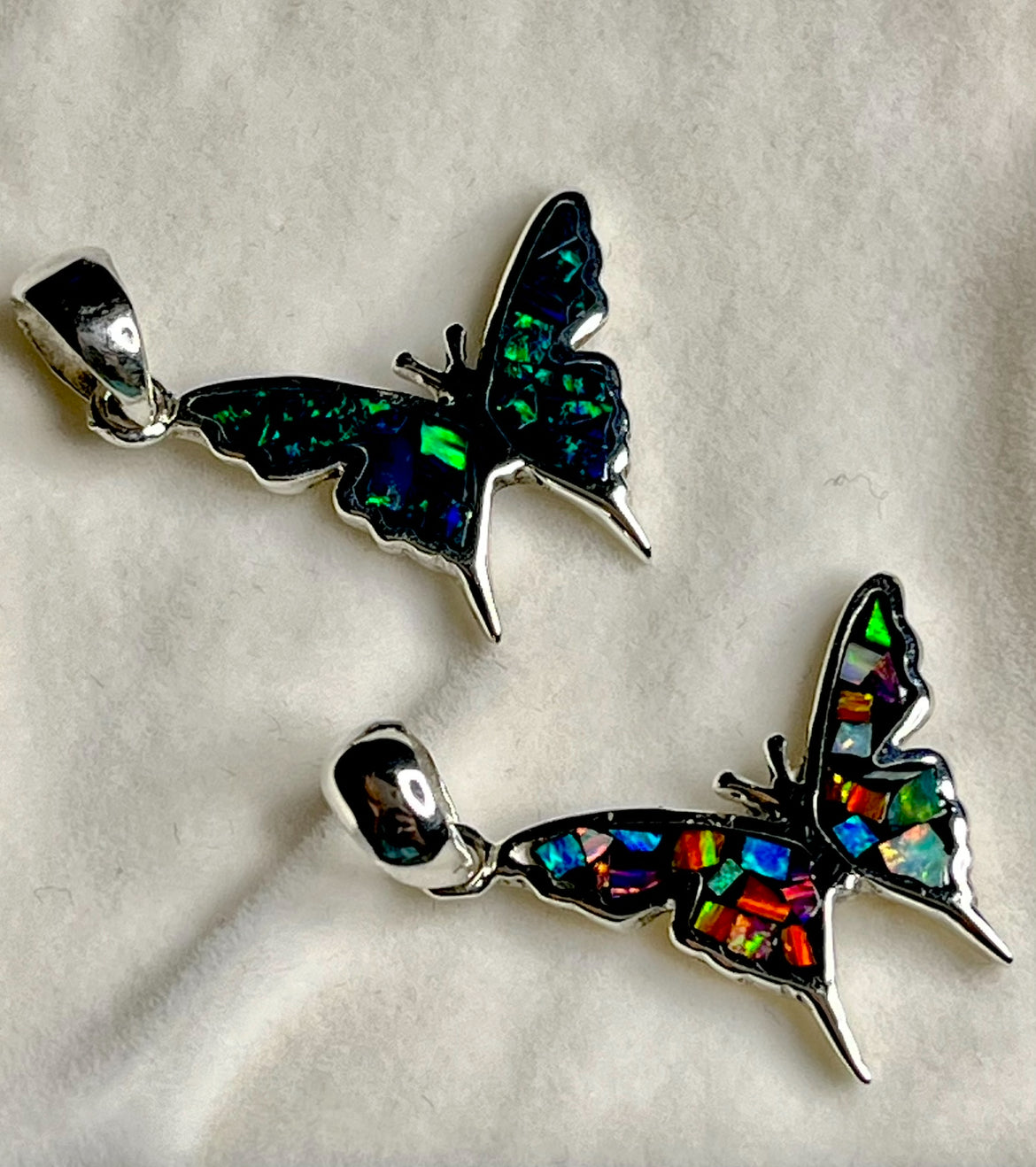 Dije de Plata 925 con Ópalo Natural modelo Mariposa