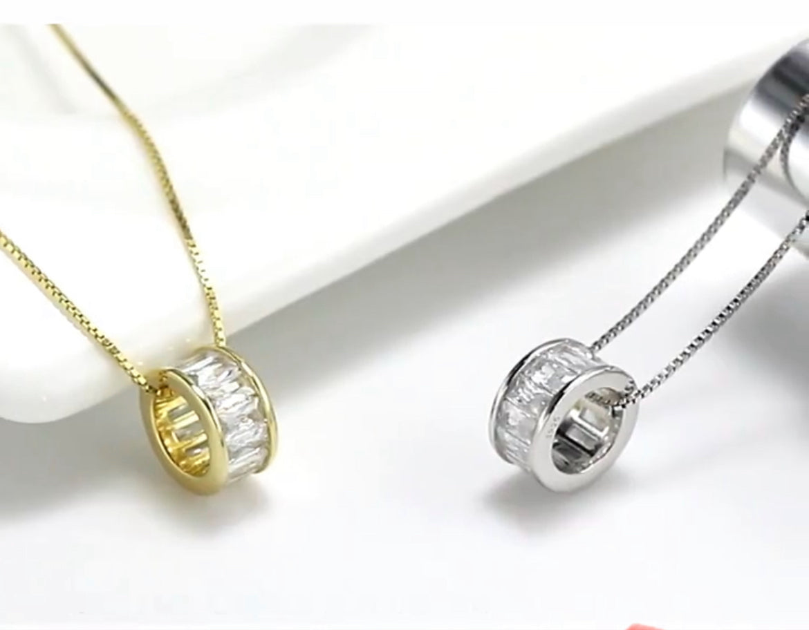 Dije y Cadena de Plata 925 con Baguettes