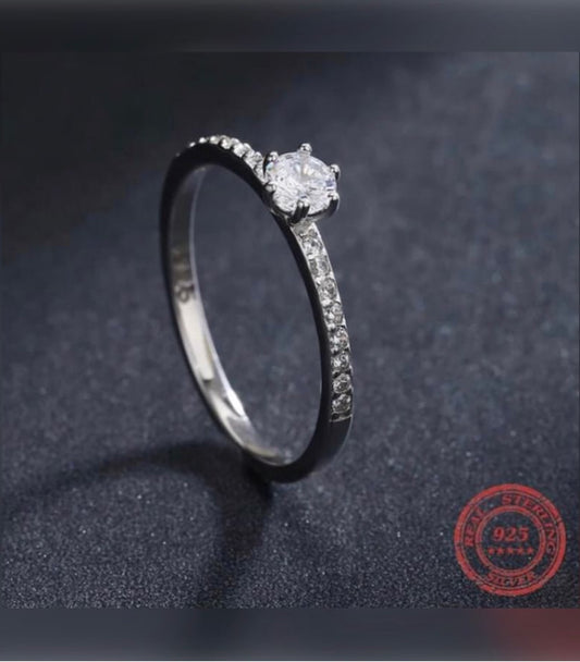 Anillo de Plata 925 con Zirconias