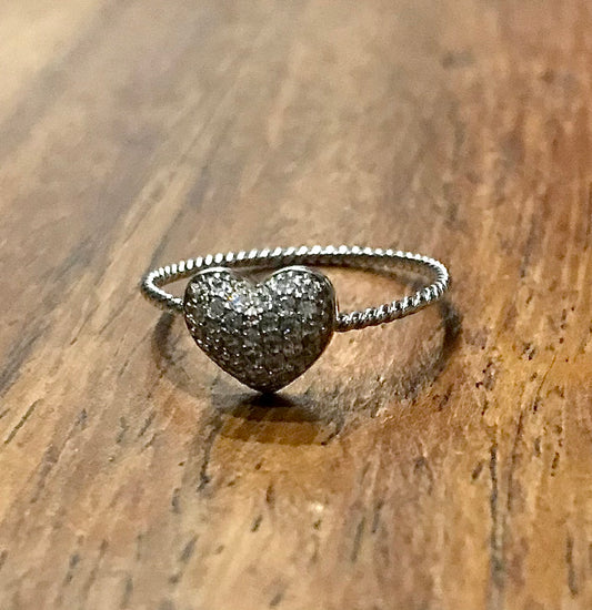 Anillo de Plata 925 con Zirconias modelo Corazón Espiral