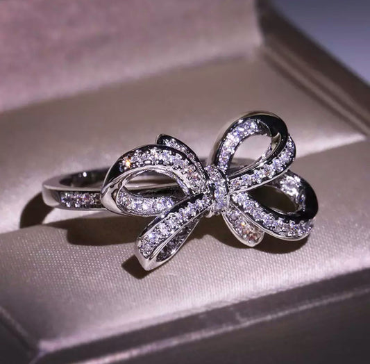 Anillo de Plata 925, con Zirconias, modelo Moño
