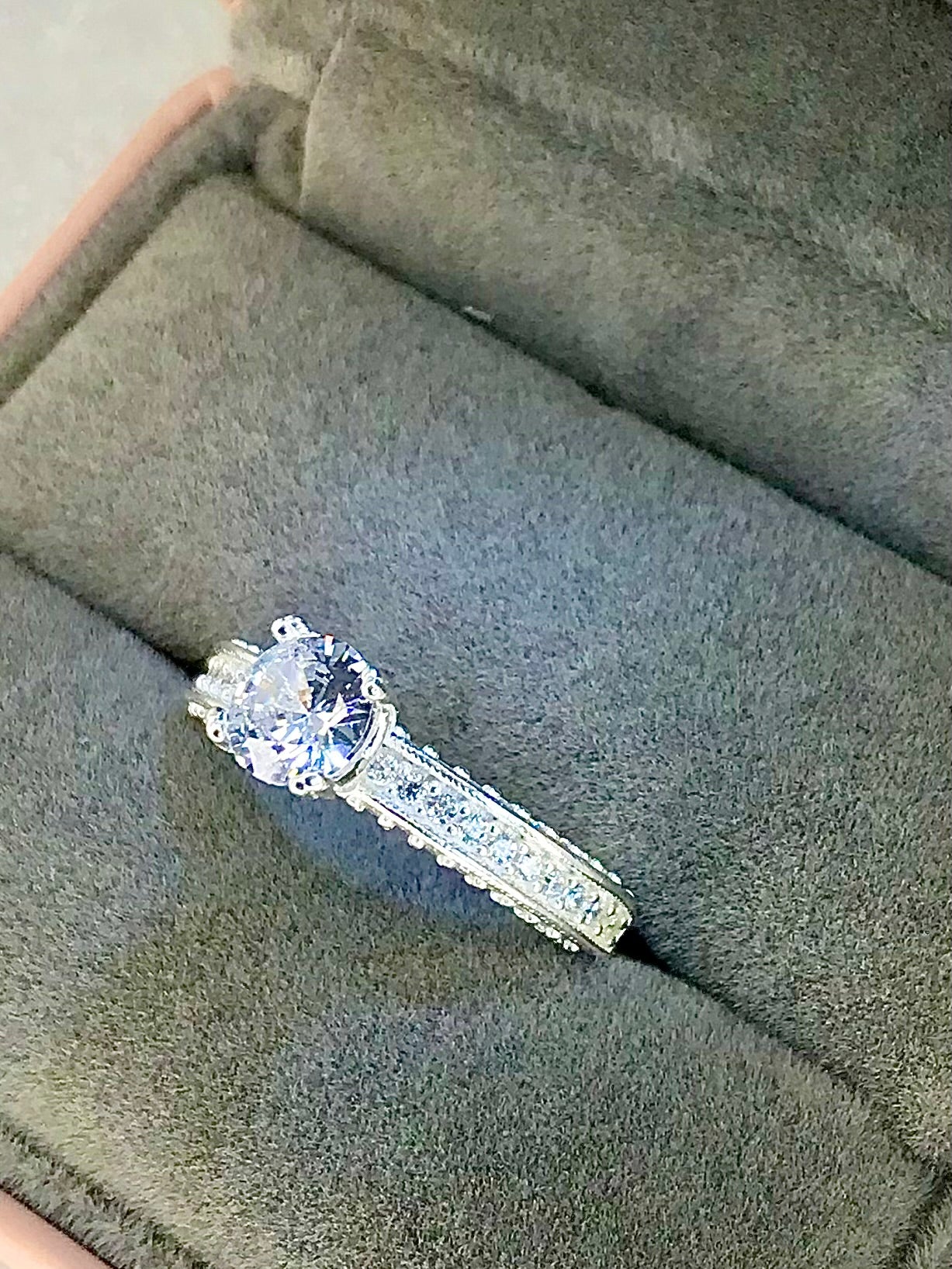 Anillo de Plata 925 con Zirconias