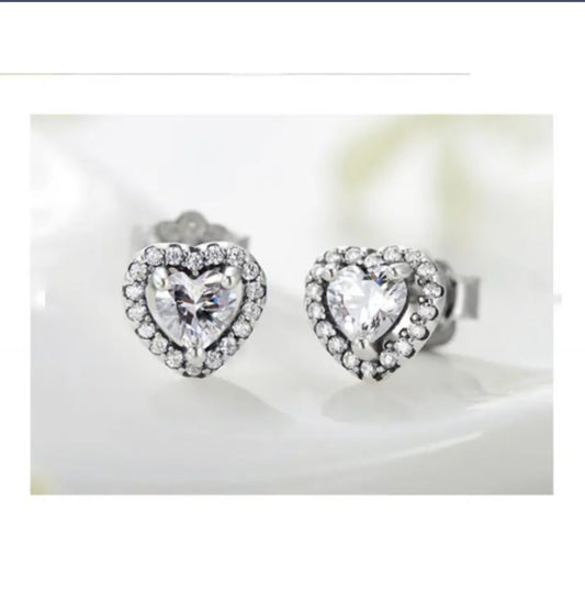Aretes de Plata 925 con Zirconias modelo Corazón