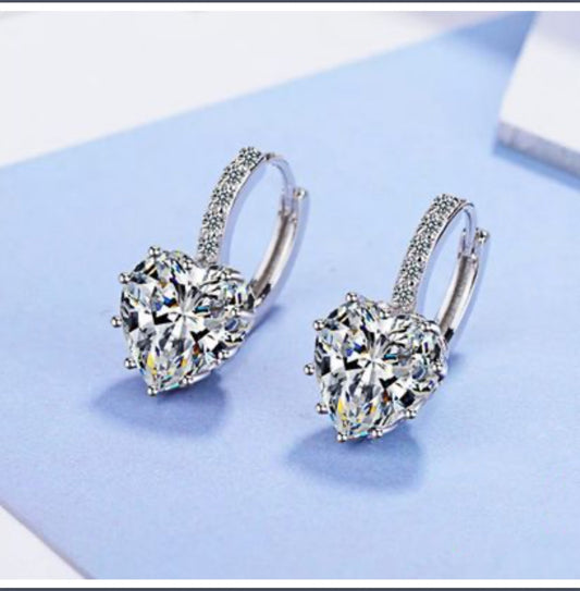 Aretes de Plata 925 con Zirconias modelo Corazón