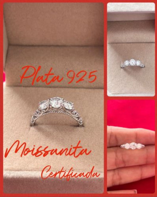 Anillo de Plata 925 con Moissanitas modelo “Pasado, Presente y Futuro”