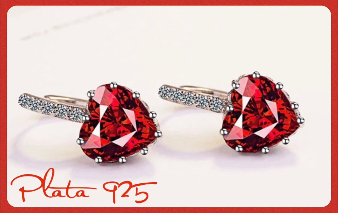 Aretes de Plata 925 con Zirconias modelo Corazón